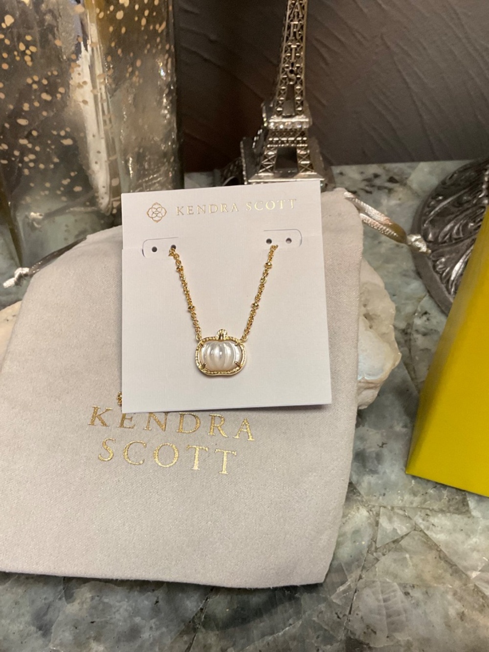 Kendra Scott Pumpkin Gold Short Pendant Necklace in Ivory Mother of Pearl - Picture 5 of 6